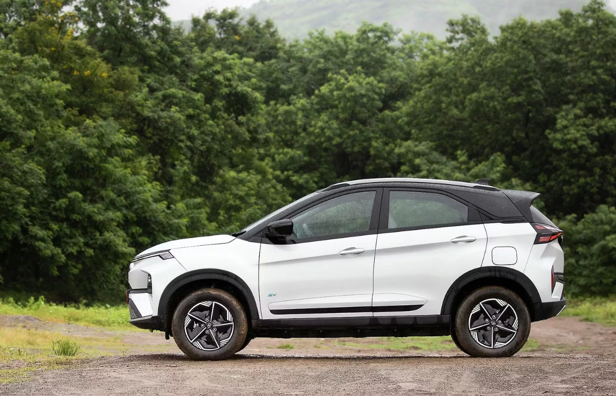 Tata Nexon ev Comparison